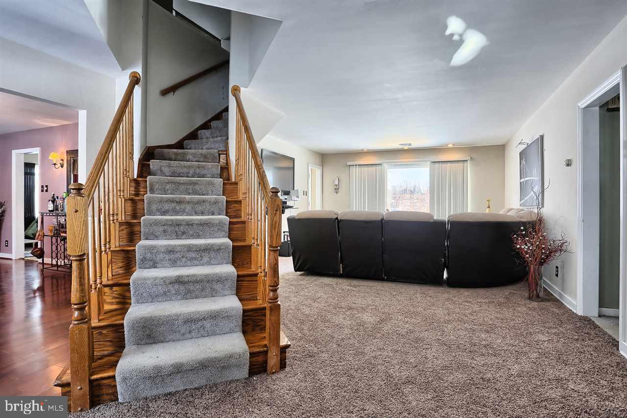 4109 Ridgeview Road Harrisburg, PA 17112 - Photo 4 of 25 Gallery Image 4