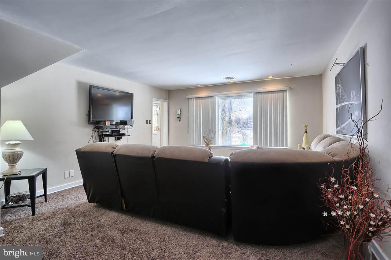 4109 Ridgeview Road Harrisburg, PA 17112 - Photo 6 of 25 Gallery Image 6