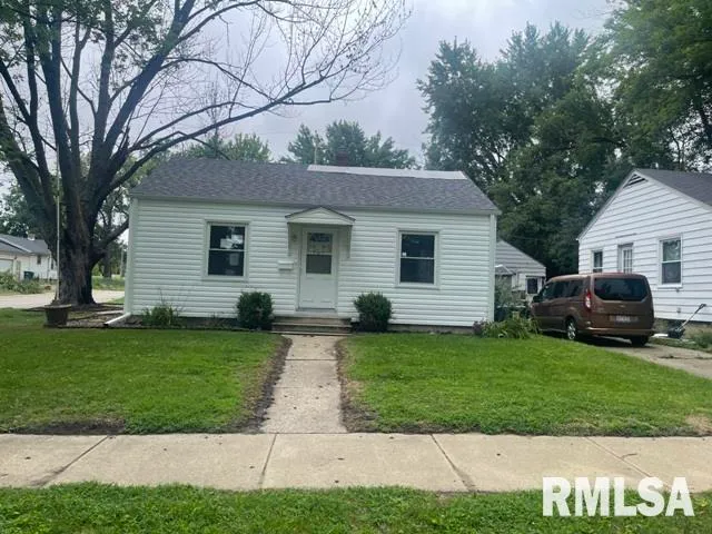 $39,900 | 2104 East Whitmer Street, Decatur, IL 62521