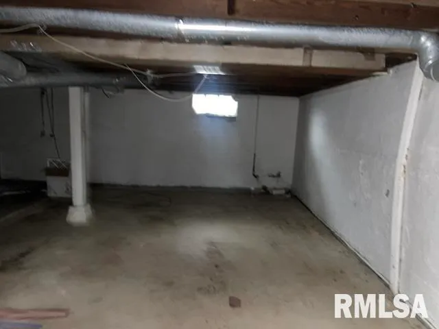 $39,900 | 2104 East Whitmer Street, Decatur, IL 62521