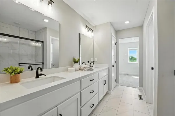 $462,795 | 1201 Sendera Trail, Raymore, MO 64083