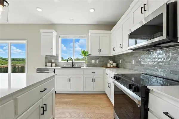 $462,795 | 1201 Sendera Trail, Raymore, MO 64083