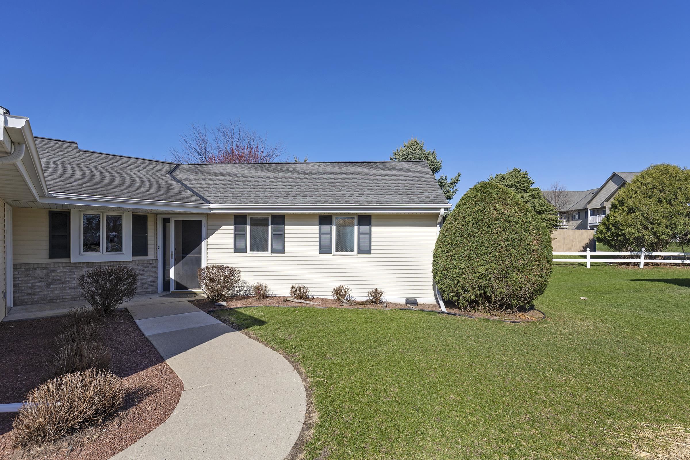 615 Shah Avenue Fort Atkinson, WI 53538 - Photo 4 of 27