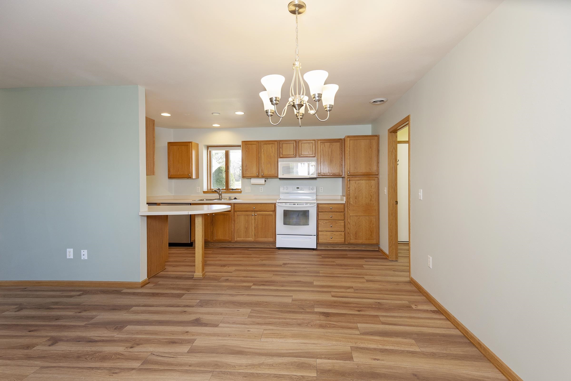 615 Shah Avenue Fort Atkinson, WI 53538 - Photo 8 of 27