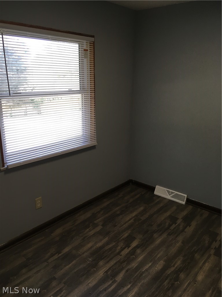403 Gibbs Road Akron, OH 44312 - Photo 11 of 21
