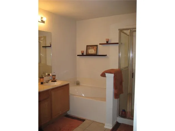 $1,950 | 909 Avondale Lane, Plano, TX 75025