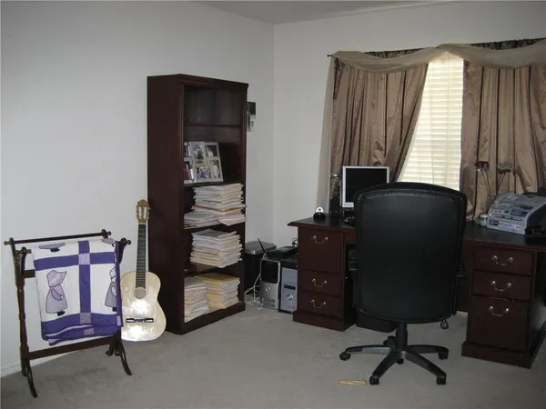 $1,950 | 909 Avondale Lane, Plano, TX 75025