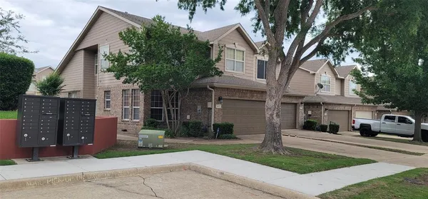 $1,950 | 909 Avondale Lane, Plano, TX 75025