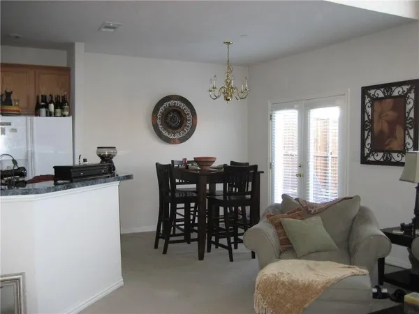 $1,950 | 909 Avondale Lane, Plano, TX 75025