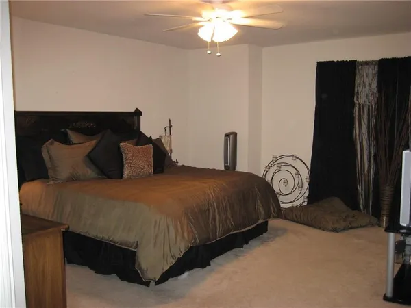 $1,950 | 909 Avondale Lane, Plano, TX 75025