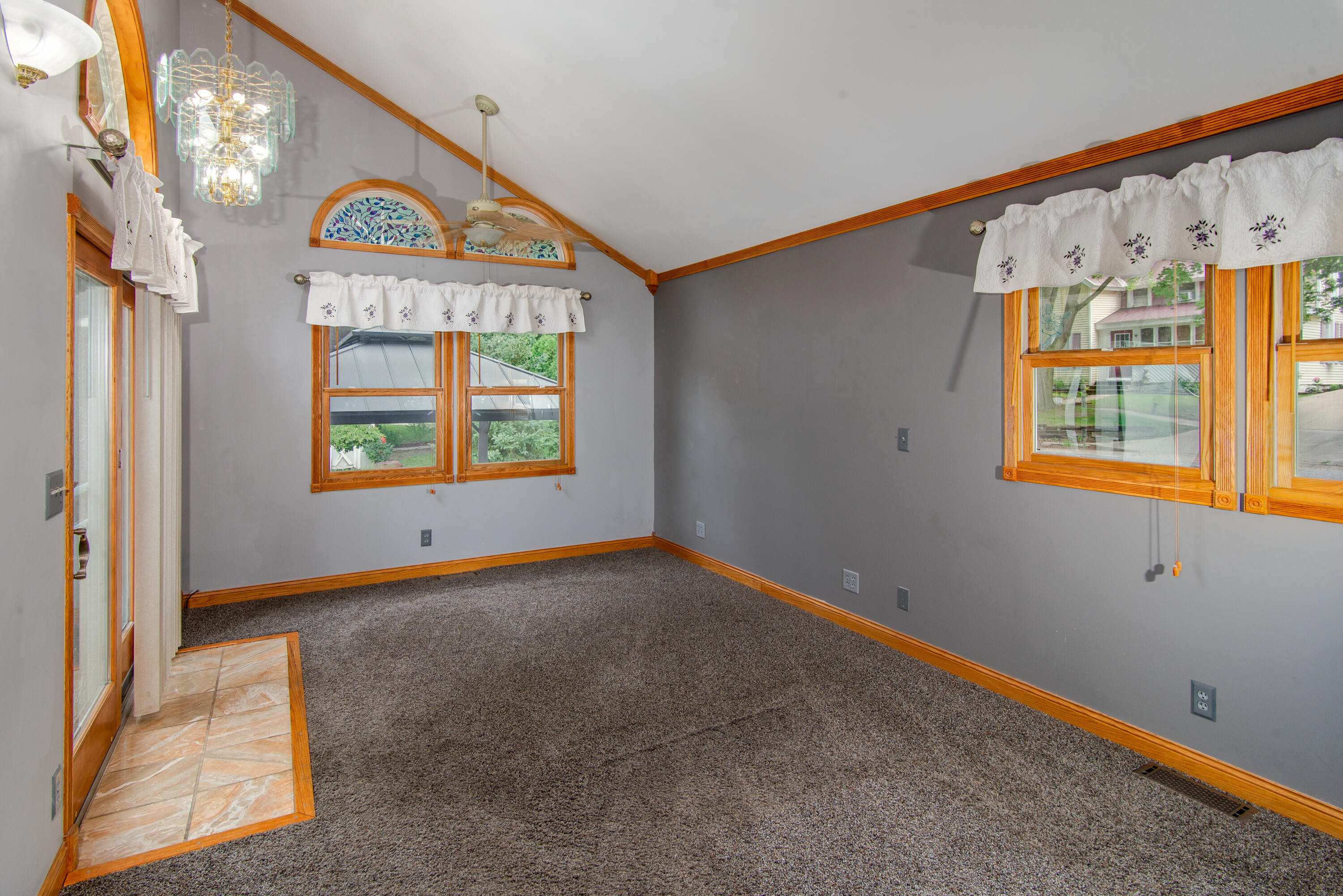 814 East Buck Street Three Rivers, MI 49093 - Photo 11 of 29 11