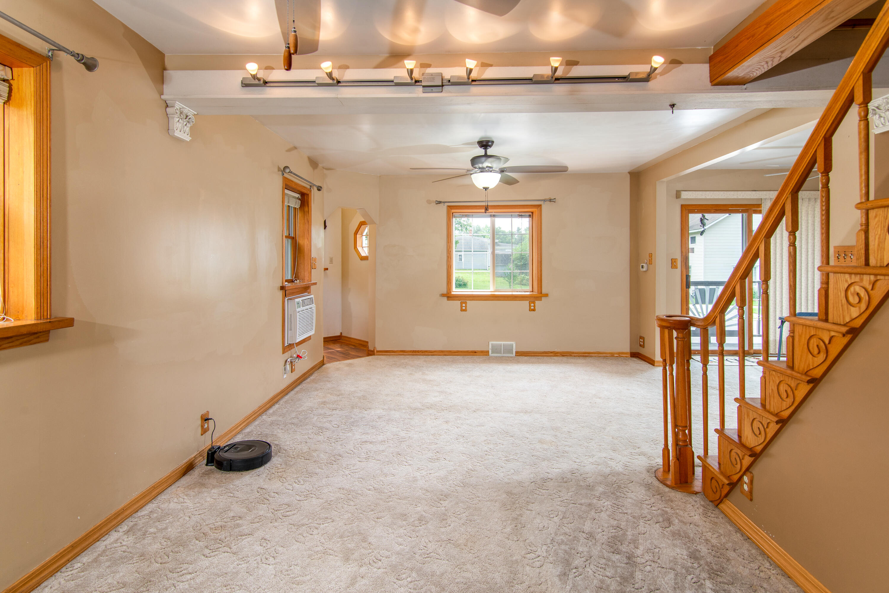814 East Buck Street Three Rivers, MI 49093 - Photo 4 of 29 4