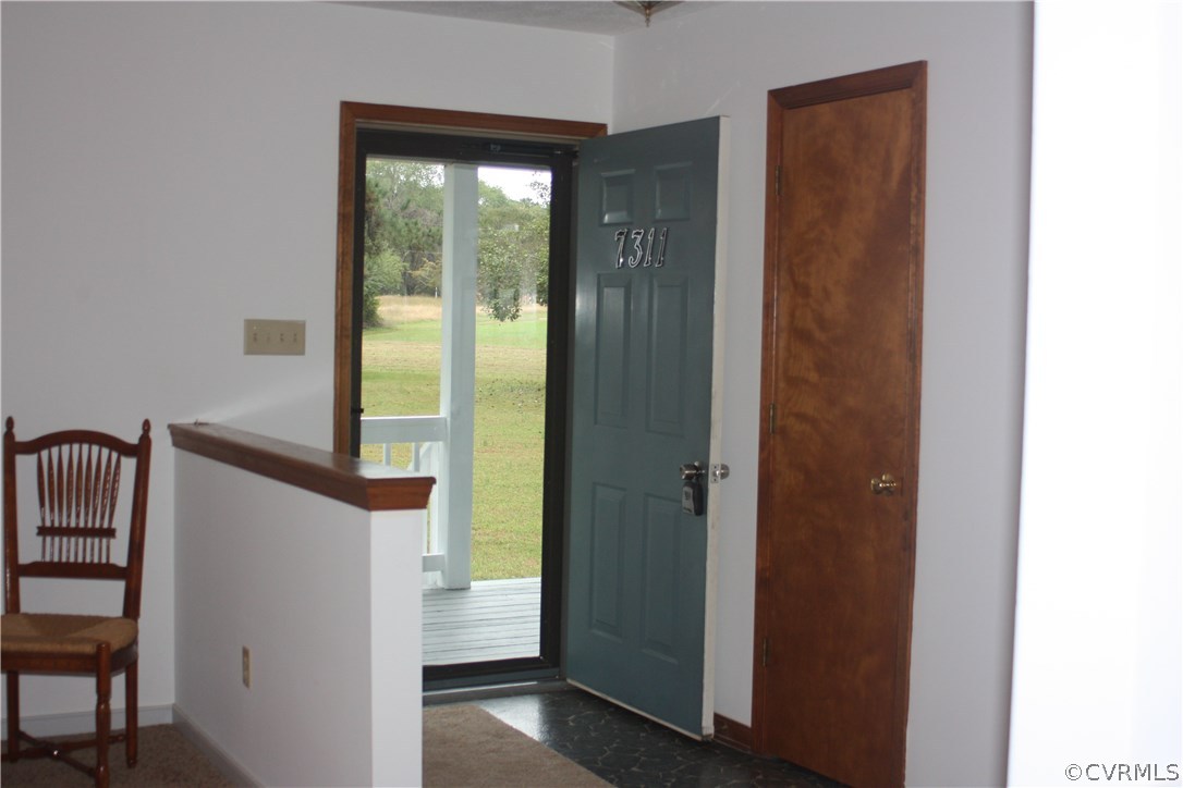 7311 Strath Road Henrico, VA 23231 - Photo 10 of 33 Front entrance foyer.