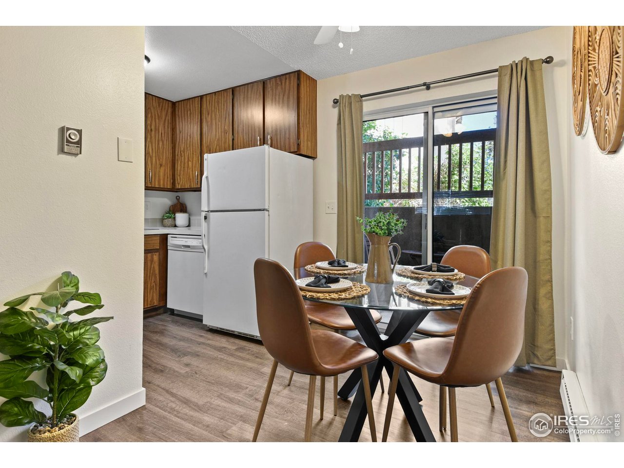 LVP in dining & kitchen