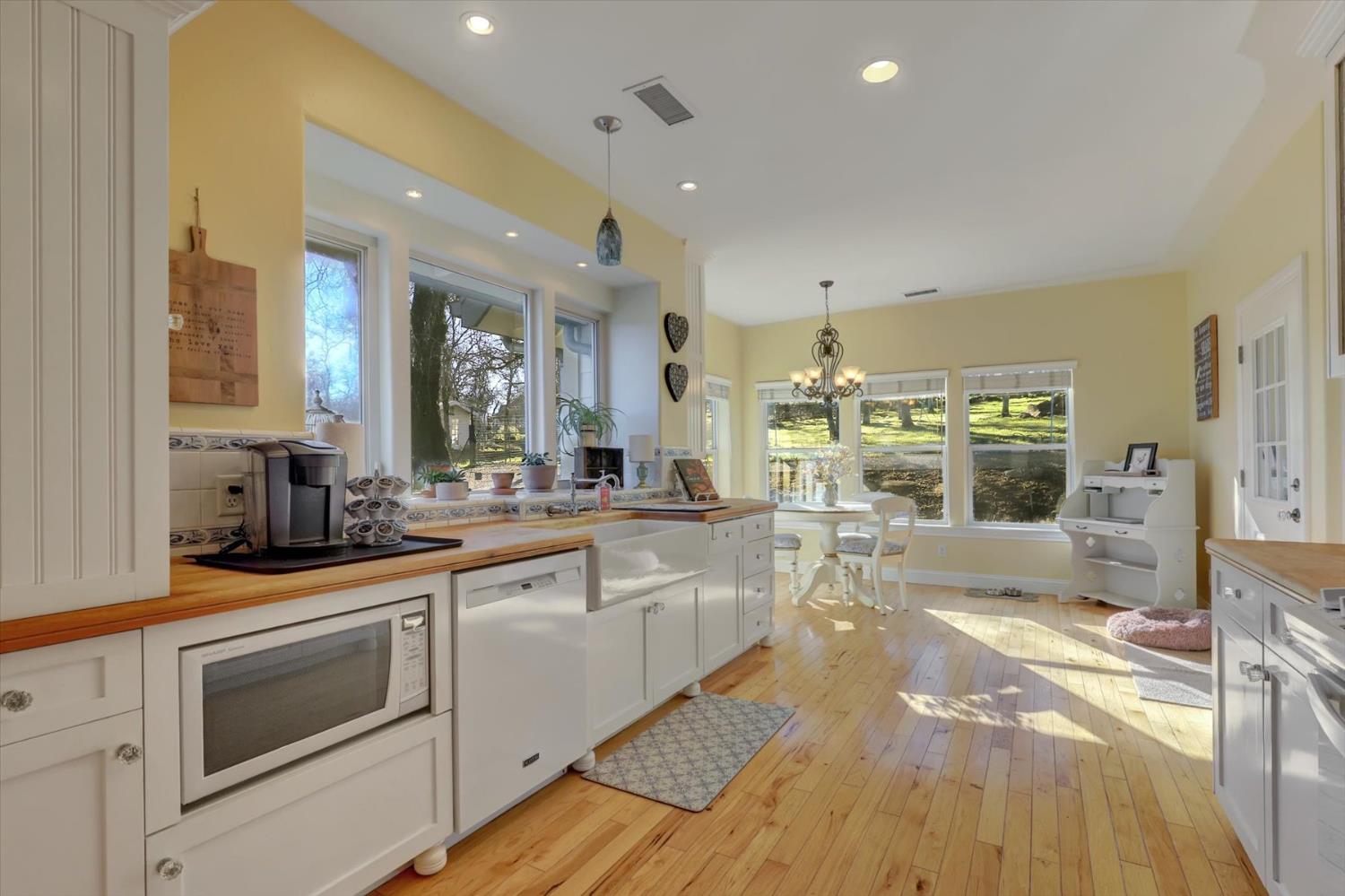 12597 Wolf Road Grass Valley, CA 95949 - Photo 15 of 88