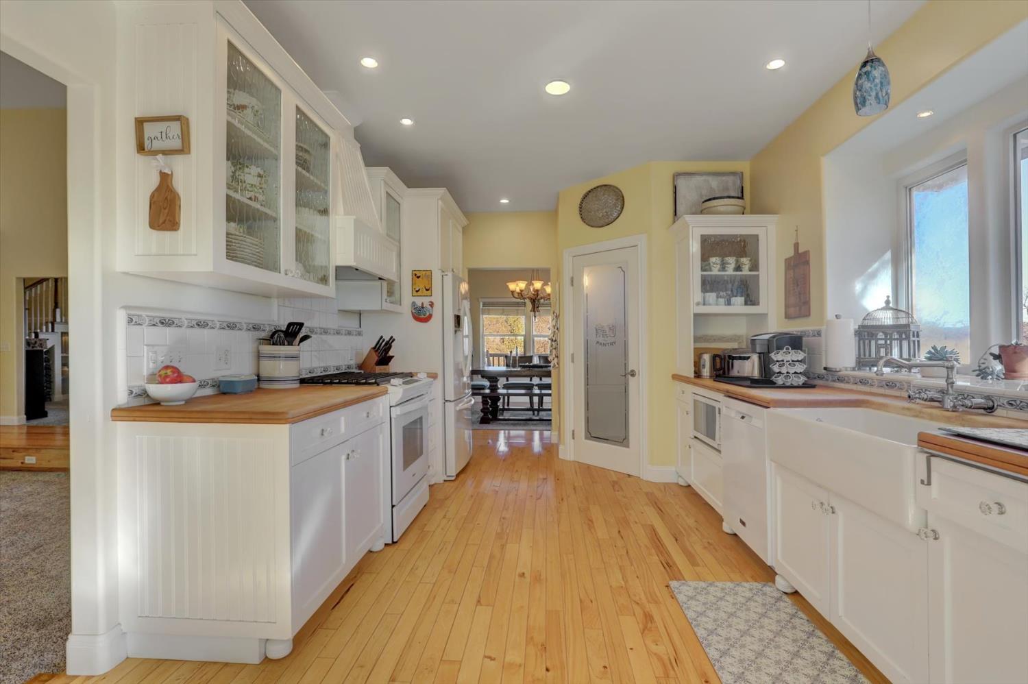 12597 Wolf Road Grass Valley, CA 95949 - Photo 16 of 88