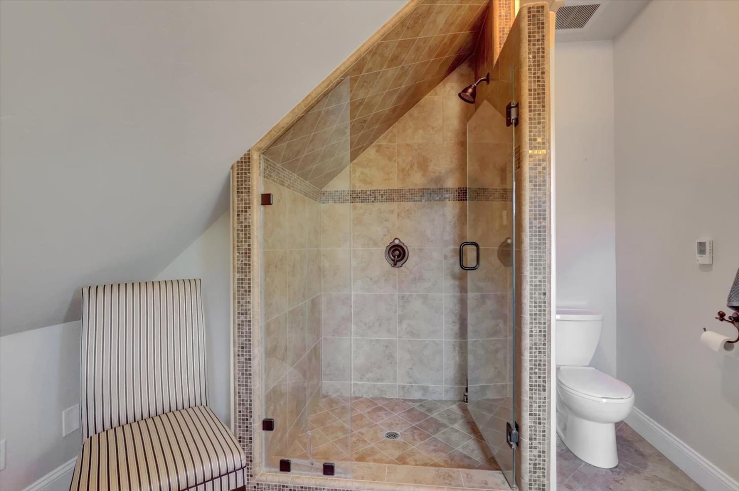 12597 Wolf Road Grass Valley, CA 95949 - Photo 46 of 88 Full bath with shower upstairs