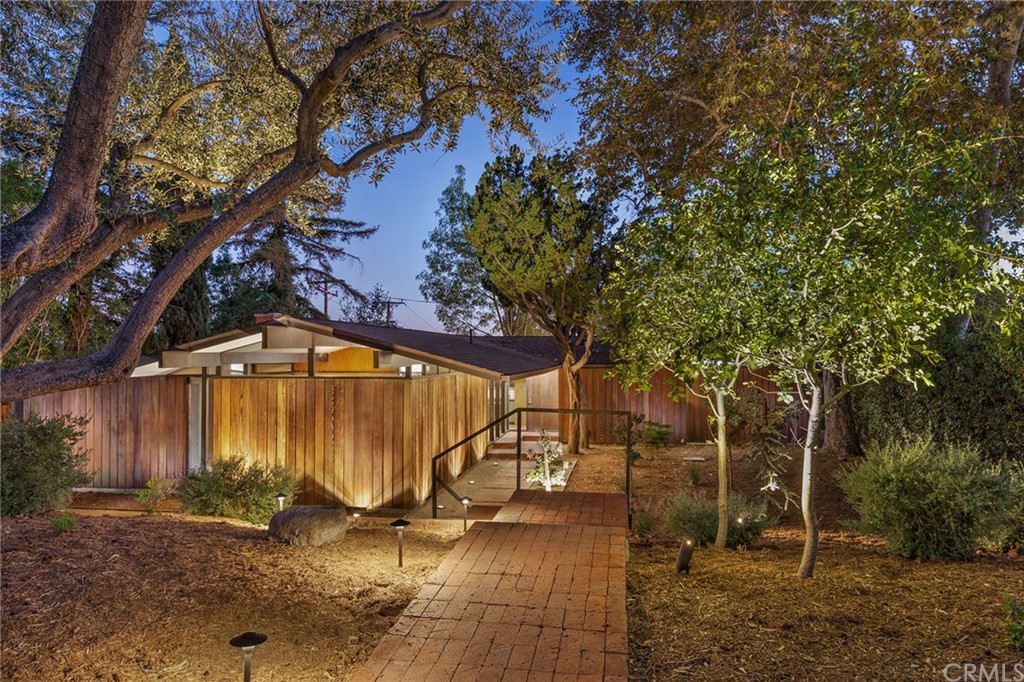 700 Edgeview Drive Sierra Madre, CA 91024 - Photo 1 of 32 a view of backyard with green space