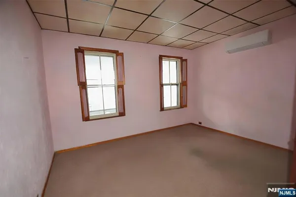 $575,000 | 10 Lake Avenue, Clifton, NJ 07011