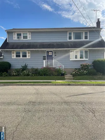 $2,200 | 16 Reservoir Avenue, Unit 2, Wallington, NJ 07057