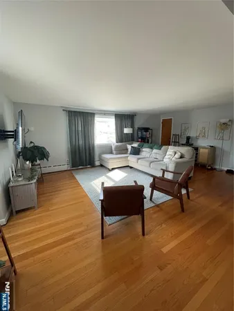 $2,200 | 16 Reservoir Avenue, Unit 2, Wallington, NJ 07057