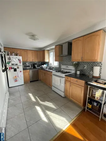 $2,200 | 16 Reservoir Avenue, Unit 2, Wallington, NJ 07057