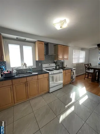 $2,200 | 16 Reservoir Avenue, Unit 2, Wallington, NJ 07057