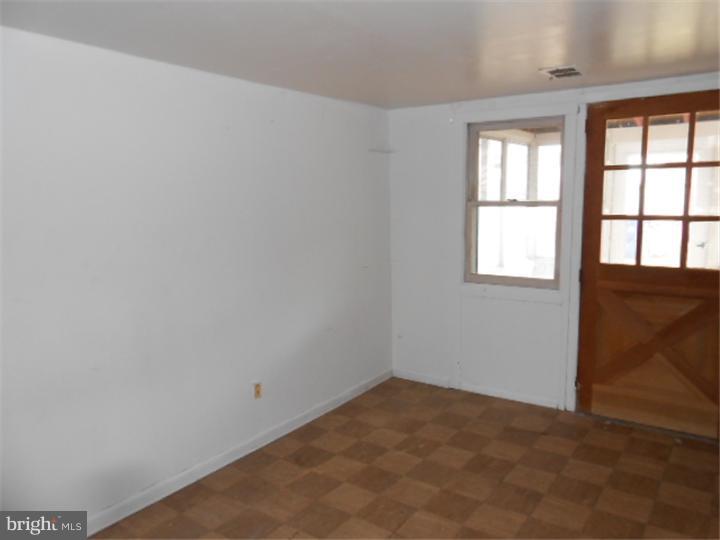 946 Andover Road Lansdale, PA 19446 - Photo 2 of 16 Gallery Image 2