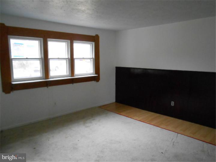 946 Andover Road Lansdale, PA 19446 - Photo 4 of 16 Gallery Image 4