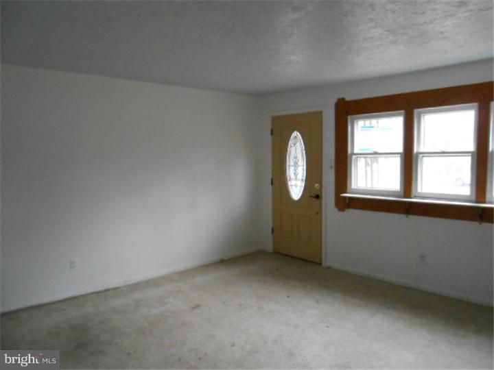 946 Andover Road Lansdale, PA 19446 - Photo 5 of 16 Gallery Image 5