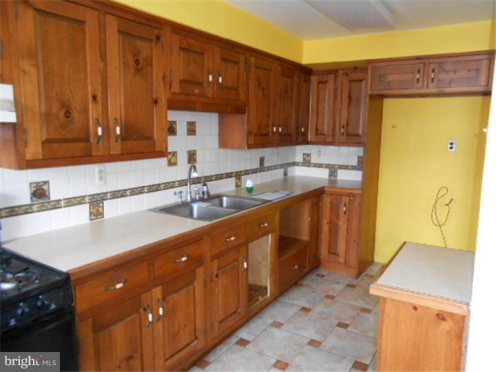 946 Andover Road Lansdale, PA 19446 - Photo 7 of 16 Gallery Image 7