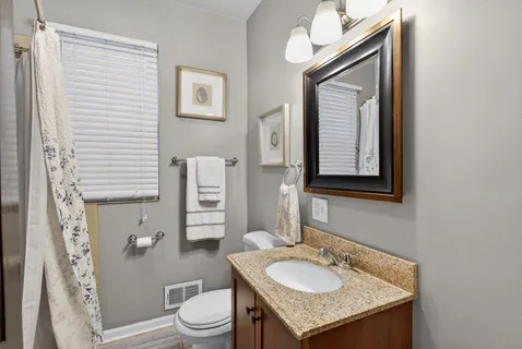 $600,000 | 4615 West Grace Street, Chicago, IL 60641