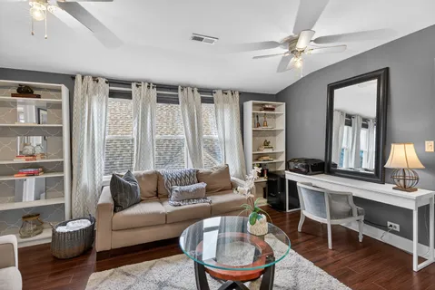 $600,000 | 4615 West Grace Street, Chicago, IL 60641