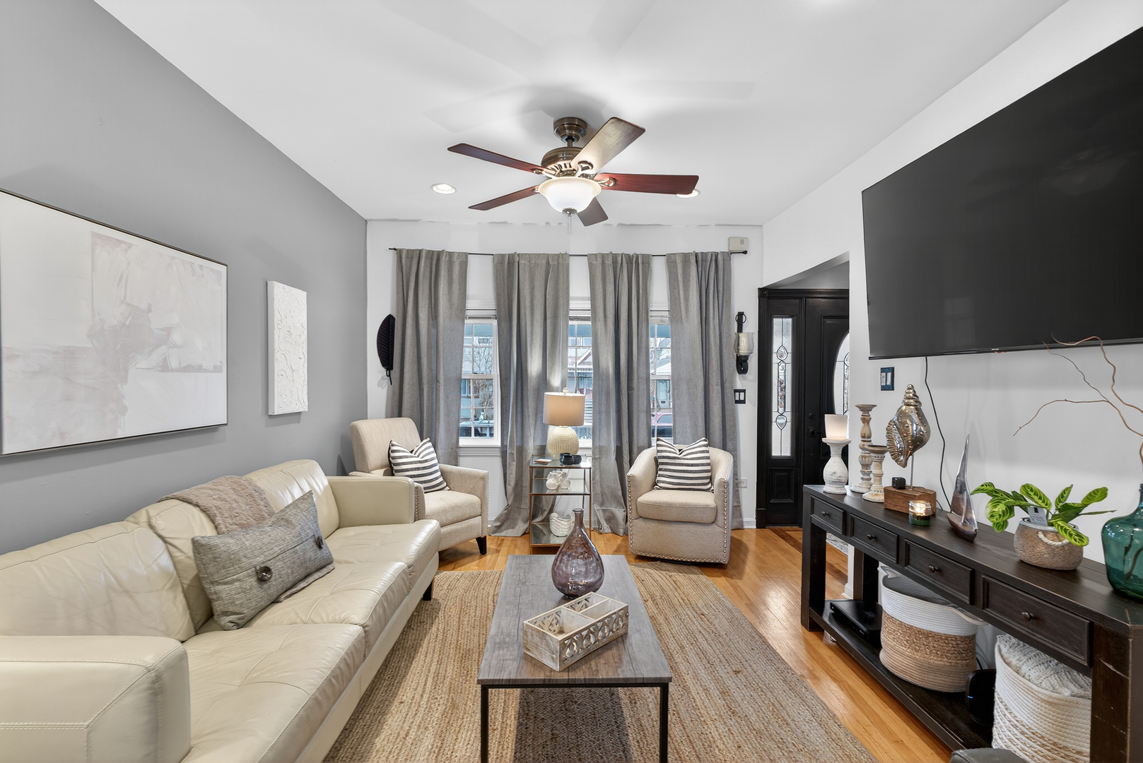 4615 West Grace Street Chicago, IL 60641 - Photo 6 of 48