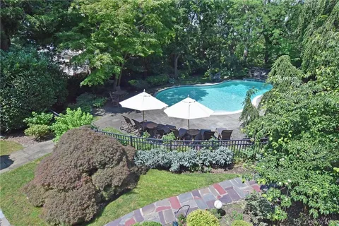 $2,778,000 | 247 Pelhamdale Avenue, Pelham, NY 10803