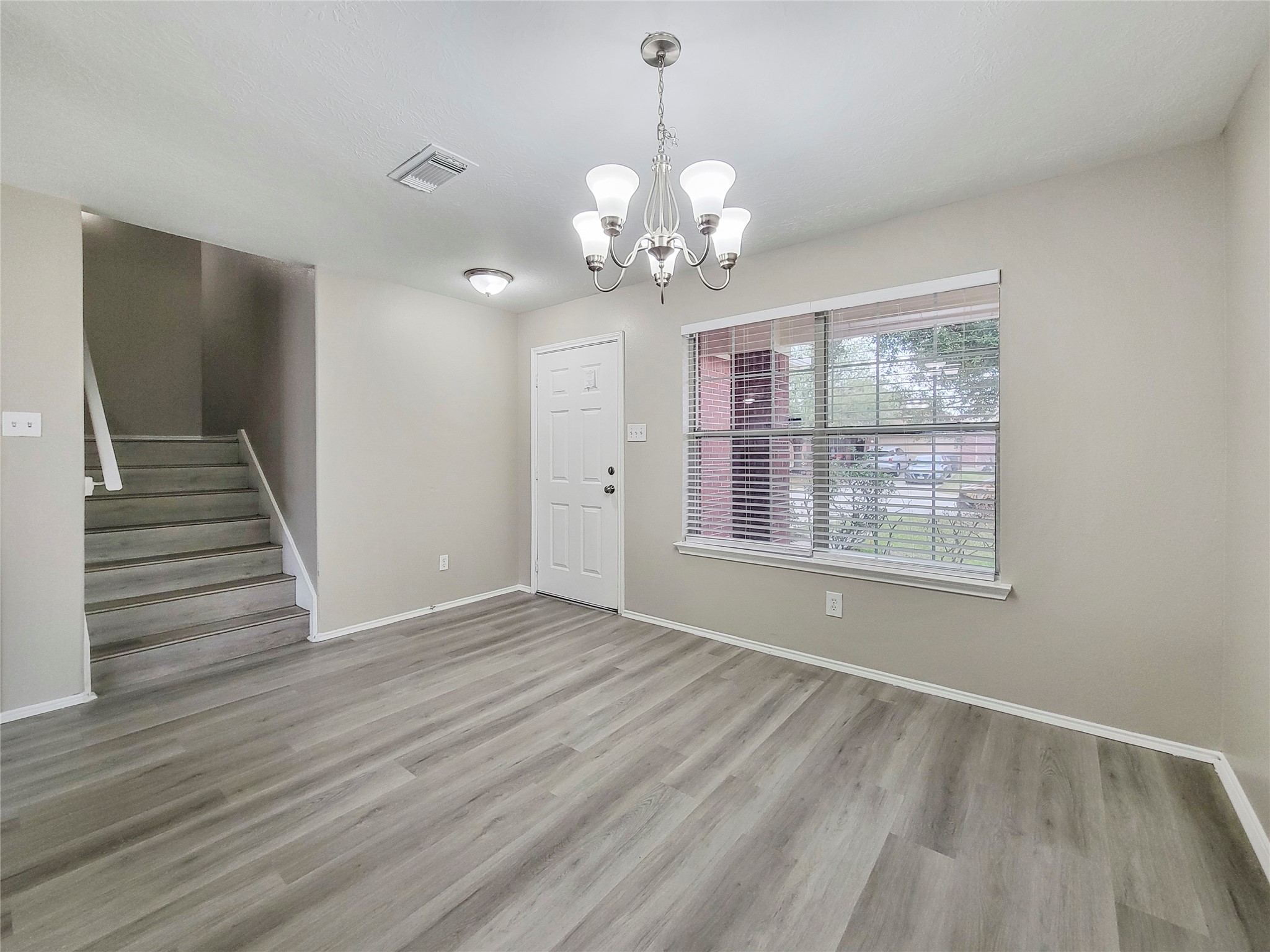 13150 Cutler Ridge Lane Houston, TX 77044 - Photo 5 of 17