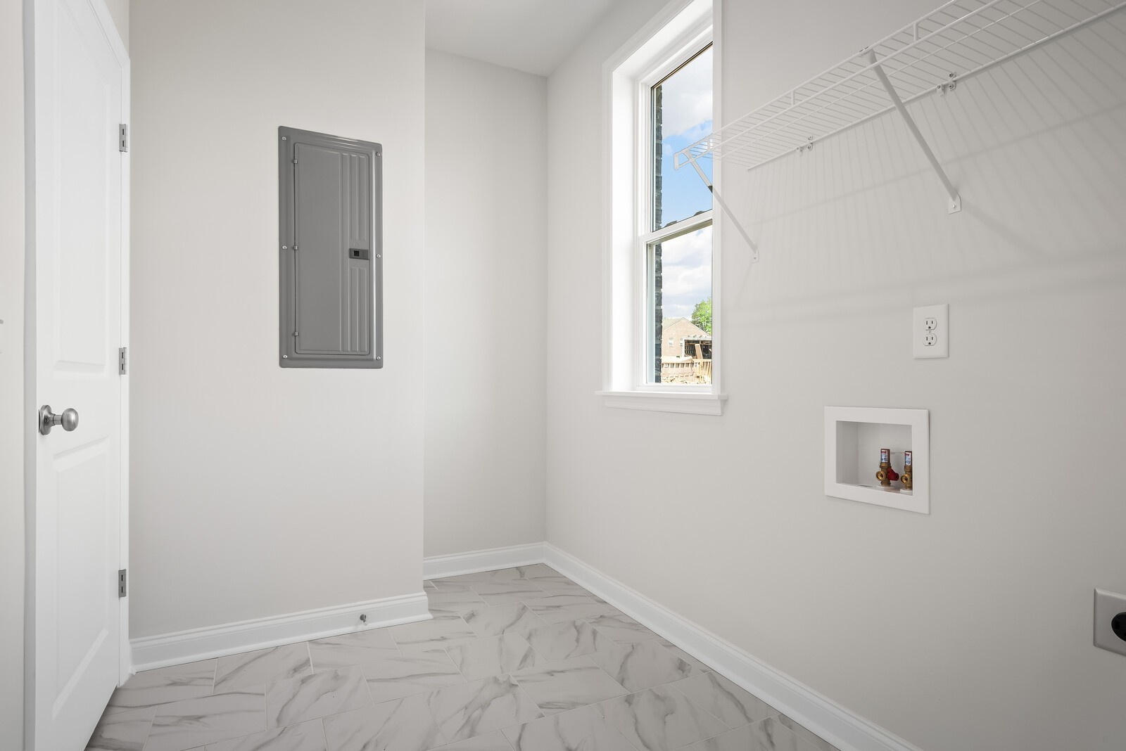 7108 Comstock Road Spring Hill, TN 37174 - Photo 39 of 70 an empty room with a window