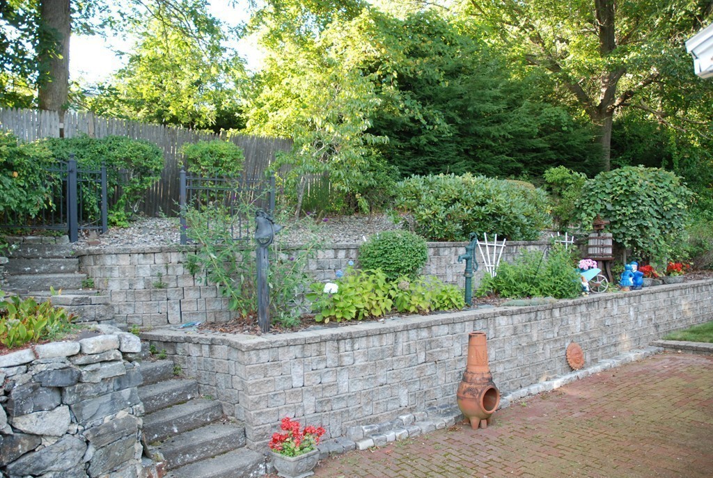 27 Birch Hill Road Worcester, MA 01606 - Photo 8 of 23 Gallery Image 8