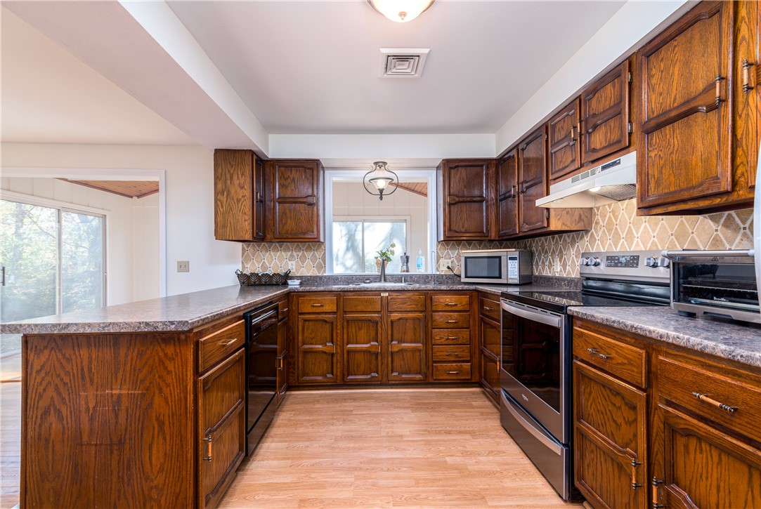 7 Castle Way Westerly, RI 02891 - Photo 12 of 46