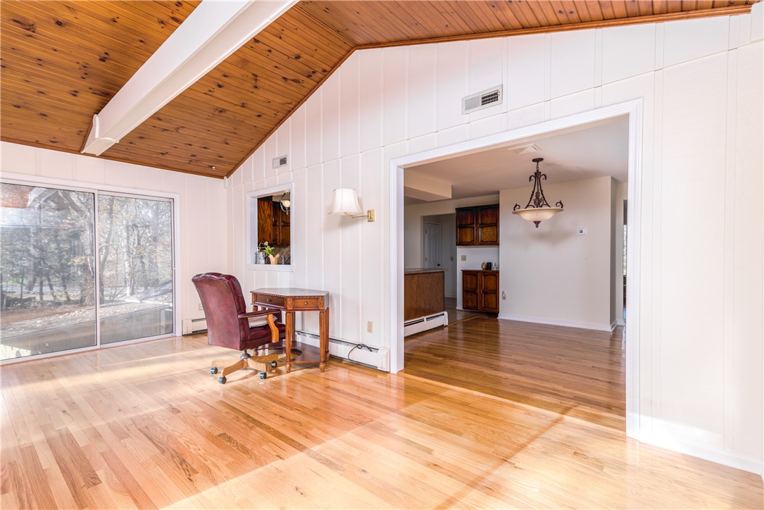 7 Castle Way Westerly, RI 02891 - Photo 17 of 46