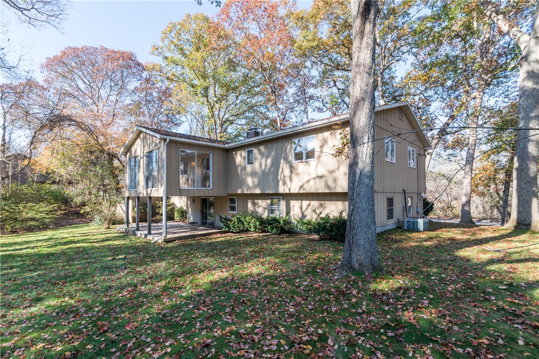 7 Castle Way Westerly, RI 02891 - Photo 4 of 46