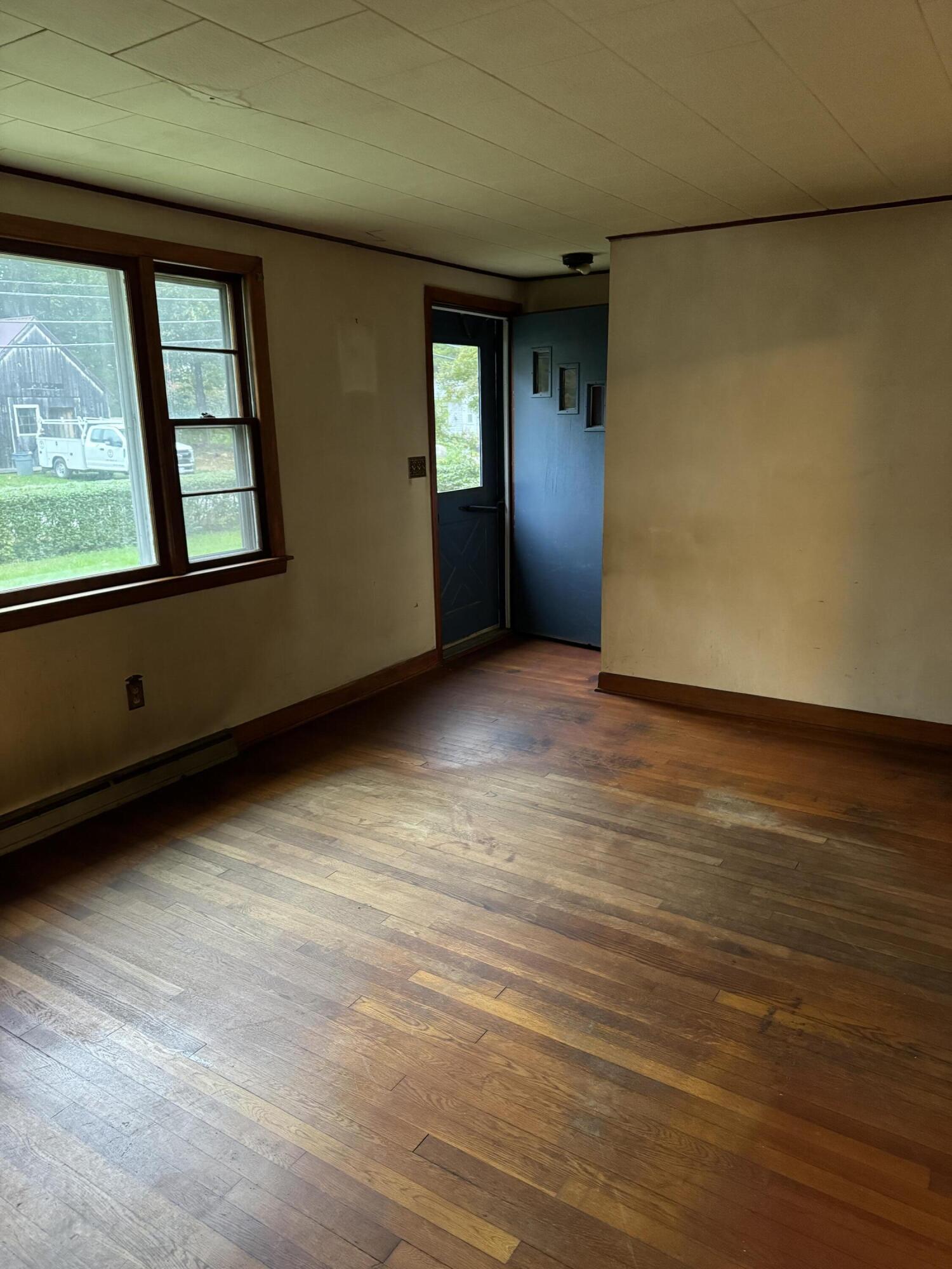 20 Martin Road Kittery, ME 03904 - Photo 10 of 30 Living Room