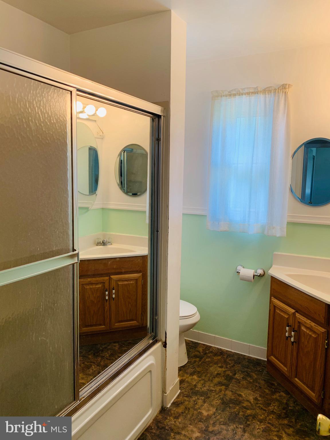 5902 Flanders Street Springfield, VA 22150 - Photo 26 of 45 Upper 1 hallway bathroom.