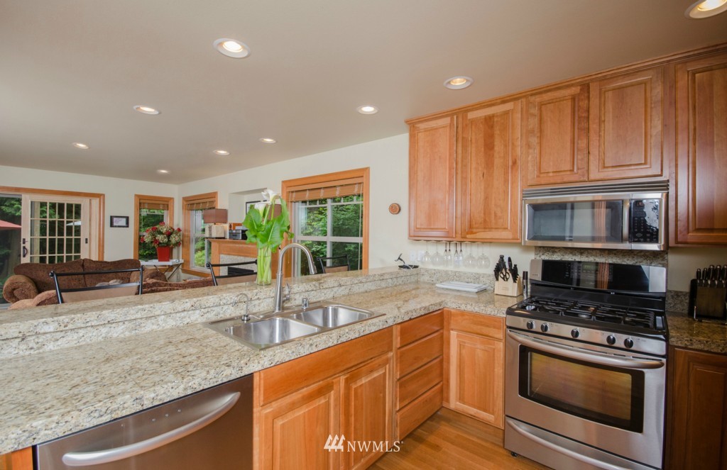 5467 Tananger Road Blaine, WA 98230 - Photo 6 of 20 Gallery Image 6