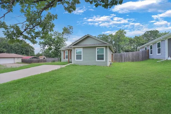 $1,500 | 501 East Day Street, Denison, TX 75021