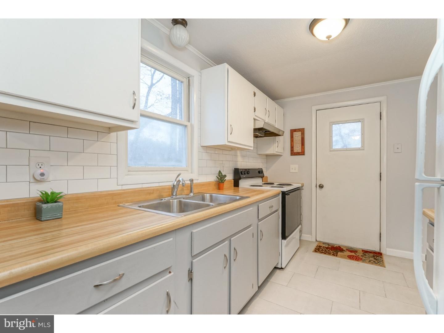 70 South Rte 73 Hammonton, NJ 08037 - Photo 11 of 20 Kitchen