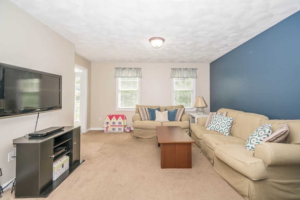 15 Locust Road Methuen, MA 01844 - Photo 8 of 27 Gallery Image 8