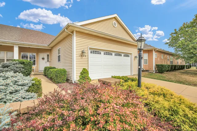 $255,000 | 1504 Stonebluff Court, Unit 1504, Champaign, IL 61822