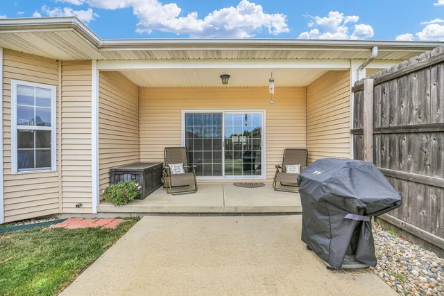 $255,000 | 1504 Stonebluff Court, Unit 1504, Champaign, IL 61822