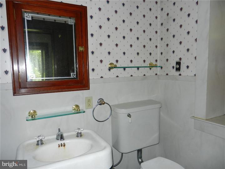 2 East Thomson Avenue Springfield, PA 19064 - Photo 11 of 25 Gallery Image 11